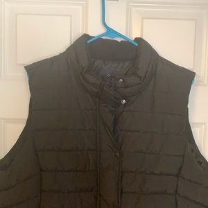 Gap black puffer vest